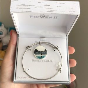 BRAND NEW Frozen Alex and Ani 💙